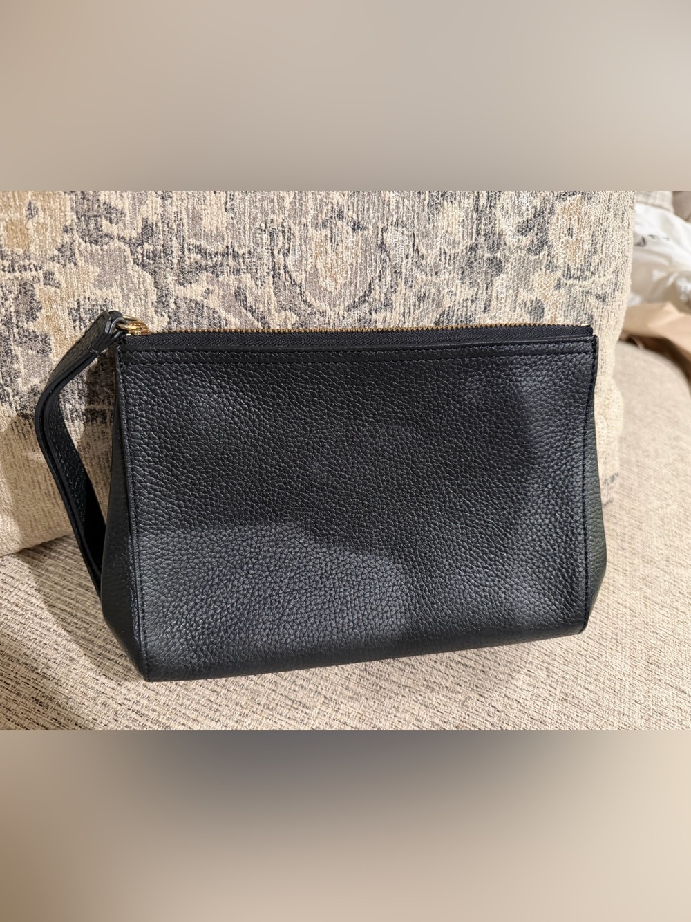 Cuyana Black Pebbled Leather Wristlet Pouch Clutch EUC